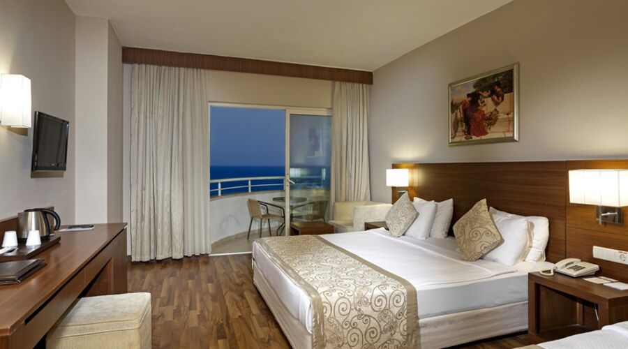 Roma Beach Resort & Spa