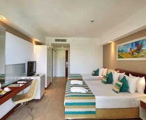 Sunis Evren Beach Hotel & Spa 5*