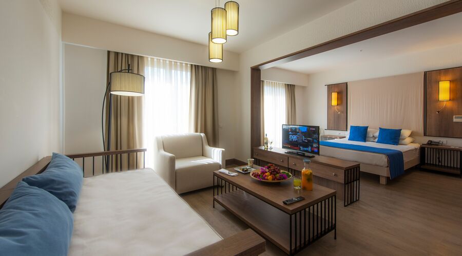 Liv Hotel By Bellazure