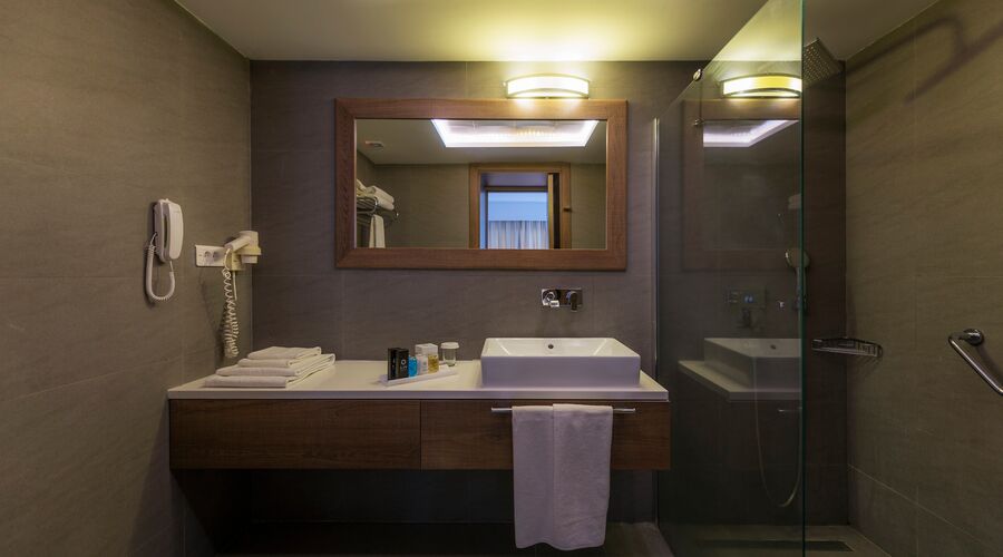 Liv Hotel By Bellazure