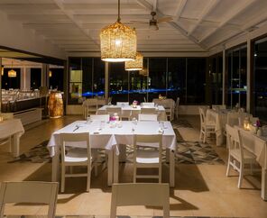 Liv Hotel By Bellazure