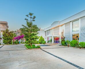 Bendis Beach Hotel  4*