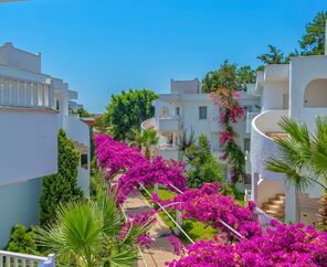 Bendis Beach Hotel  4*