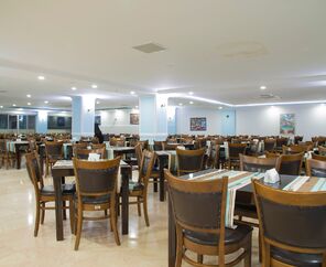 Side Town By Zhotels