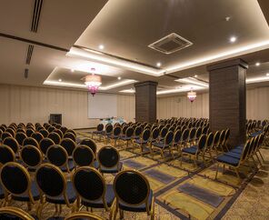 Quattro Beach Spa & Resort Otel