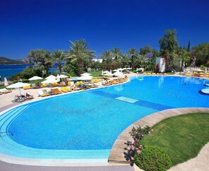 DoubleTree By Hilton Bodrum Işıl Club Resort  5*