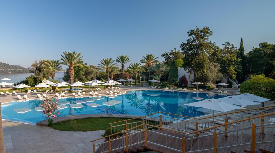DoubleTree By Hilton Bodrum Işıl Club Resort  5*