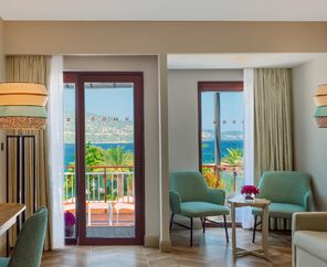 DoubleTree By Hilton Bodrum Işıl Club Resort  5*
