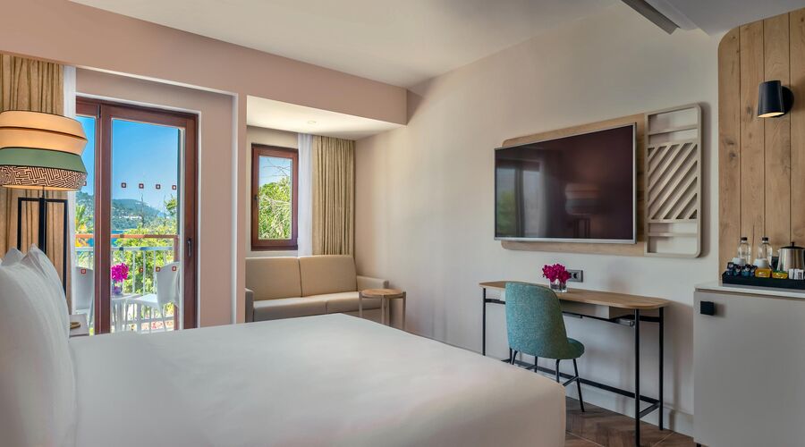 DoubleTree By Hilton Bodrum Işıl Club Resort  5*