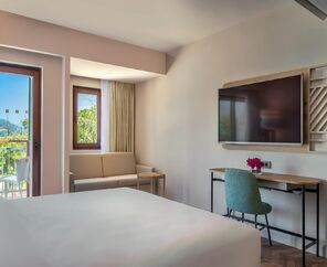 DoubleTree By Hilton Bodrum Işıl Club Resort  5*