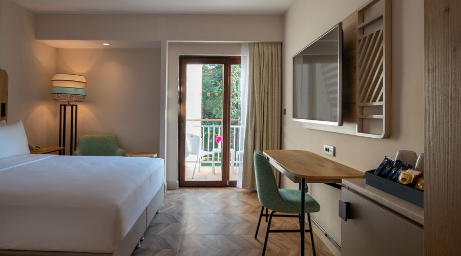 DoubleTree By Hilton Bodrum Işıl Club Resort  5*