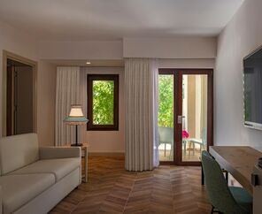 DoubleTree By Hilton Bodrum Işıl Club Resort  5*