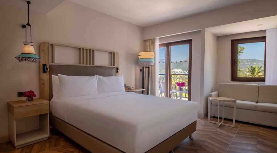 DoubleTree By Hilton Bodrum Işıl Club Resort  5*