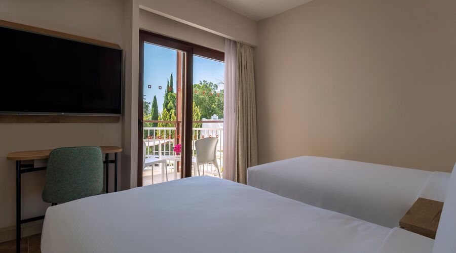 DoubleTree By Hilton Bodrum Işıl Club Resort  5*