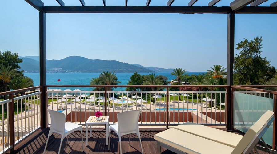 DoubleTree By Hilton Bodrum Işıl Club Resort  5*