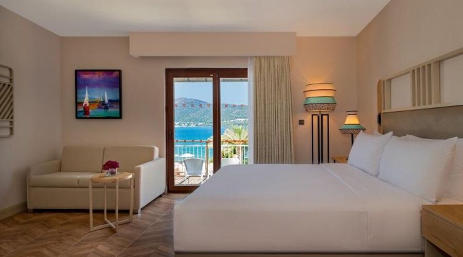 DoubleTree By Hilton Bodrum Işıl Club Resort  5*