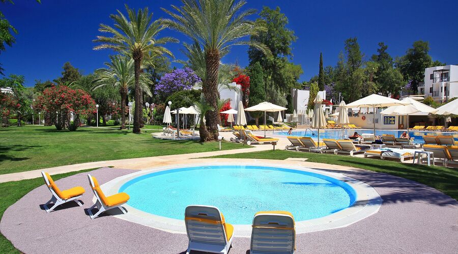 DoubleTree By Hilton Bodrum Işıl Club Resort  5*