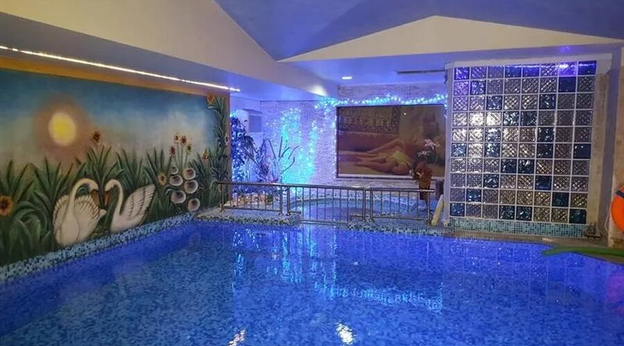 Derici Hotel  4*