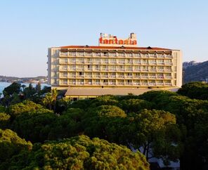 Fantasia De Luxe Hotel  5*