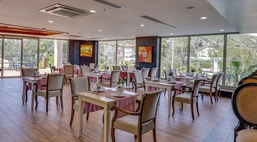 Ramada Hotel & Suites By Wyndham Kuşadası 4*