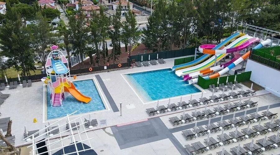 Ramada Hotel & Suites By Wyndham Kuşadası 4*
