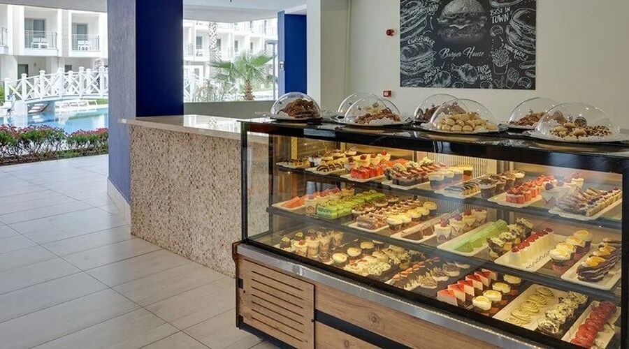 Ramada Hotel & Suites By Wyndham Kuşadası 4*
