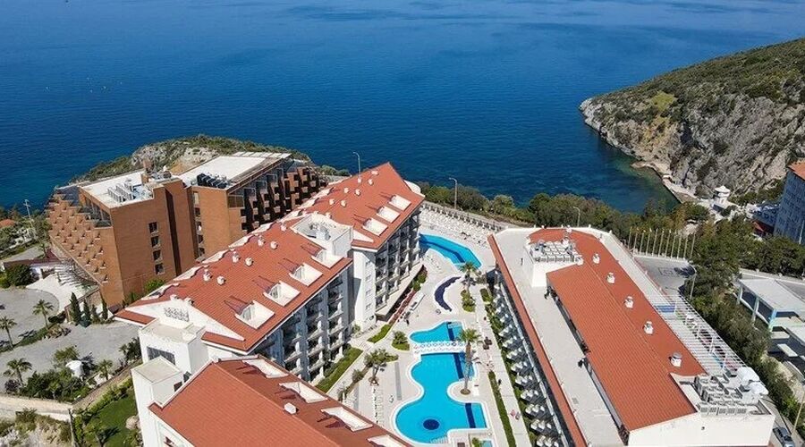Ramada Hotel & Suites By Wyndham Kuşadası 4*