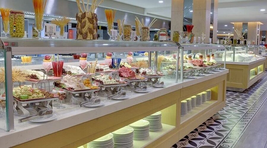 Ramada Hotel & Suites By Wyndham Kuşadası 4*