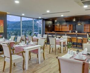 Ramada Hotel & Suites By Wyndham Kuşadası 4*