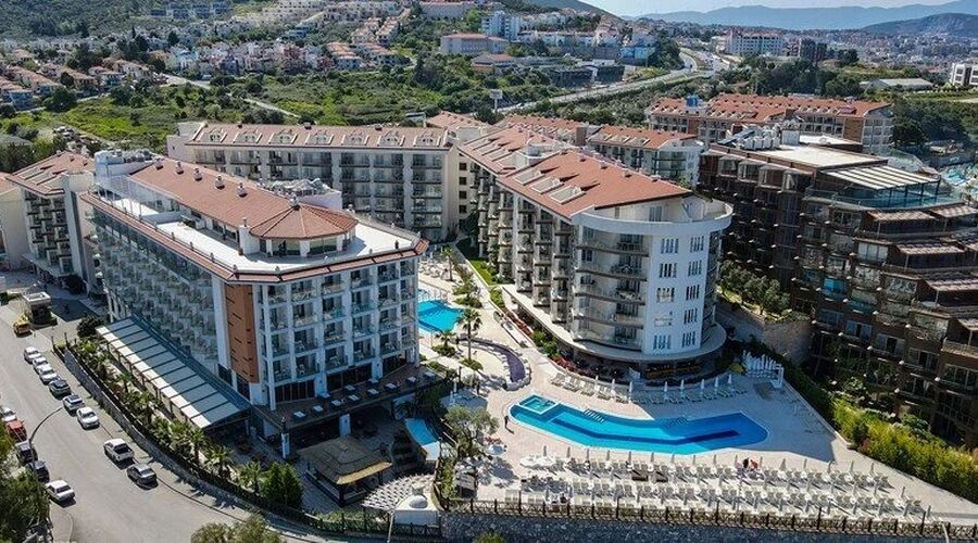 Ramada Hotel & Suites By Wyndham Kuşadası 4*