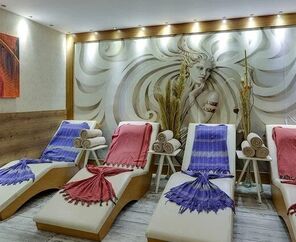Ramada Hotel & Suites By Wyndham Kuşadası 4*