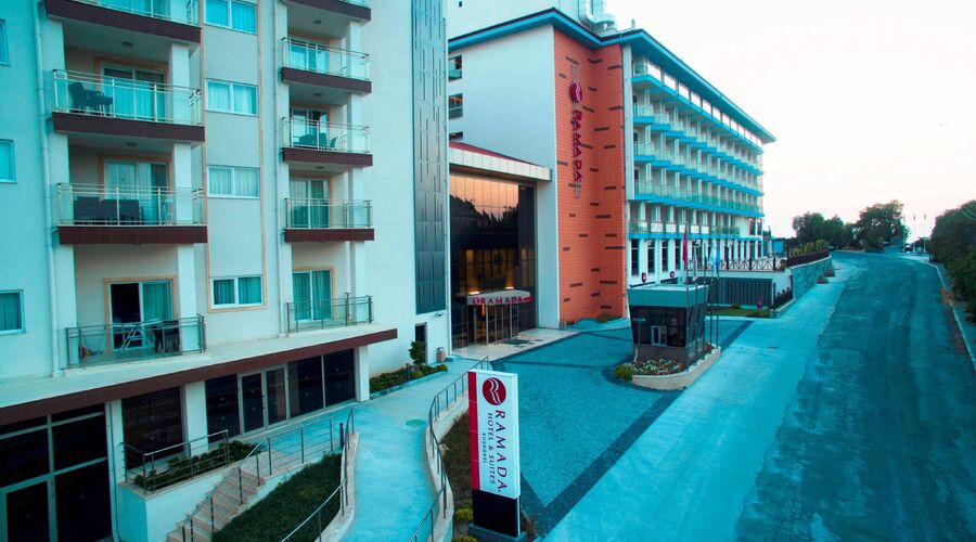 Ramada Hotel & Suites By Wyndham Kuşadası 4*