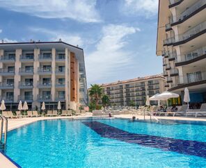 Ramada Hotel & Suites By Wyndham Kuşadası 4*