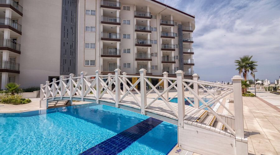 Ramada Hotel & Suites By Wyndham Kuşadası 4*