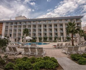 Ramada Hotel & Suites By Wyndham Kuşadası 4*