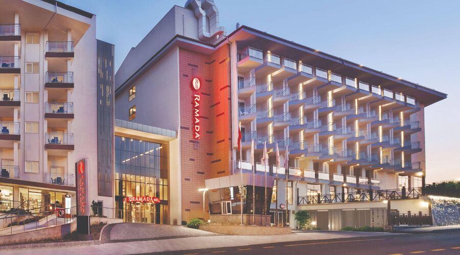 Ramada Hotel & Suites By Wyndham Kuşadası 4*