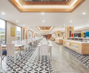 Ramada Hotel & Suites By Wyndham Kuşadası 4*