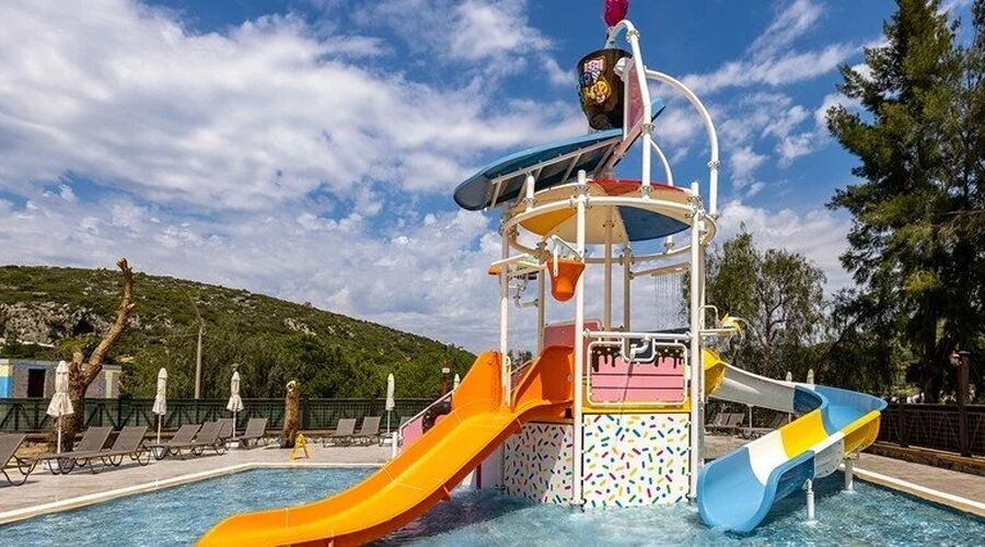 Ramada Hotel & Suites By Wyndham Kuşadası 4*