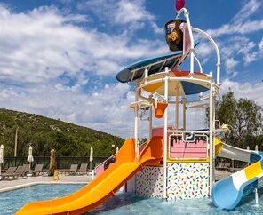 Ramada Hotel & Suites By Wyndham Kuşadası 4*