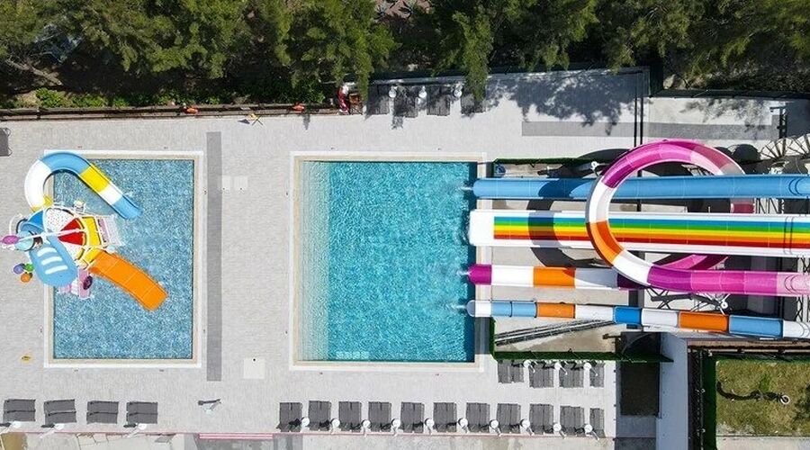 Ramada Hotel & Suites By Wyndham Kuşadası 4*