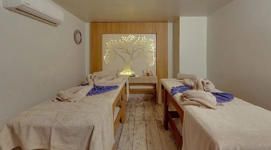 Ramada Hotel & Suites By Wyndham Kuşadası 4*
