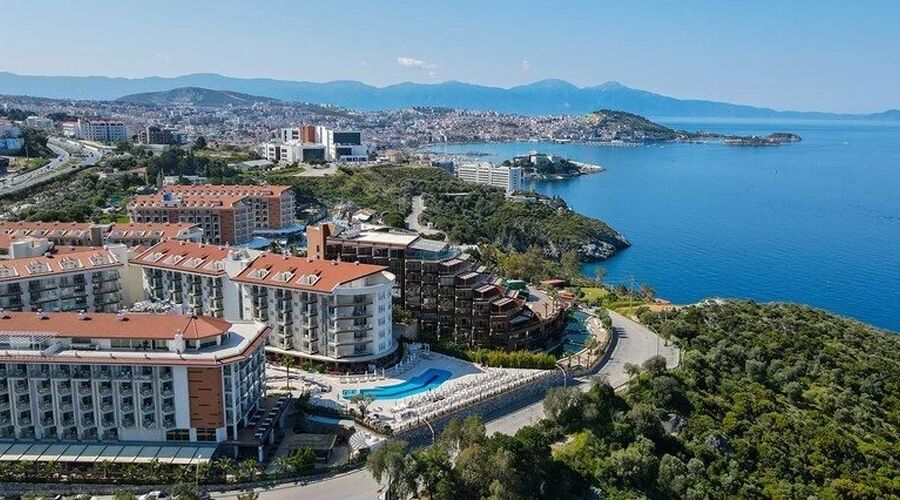 Ramada Hotel & Suites By Wyndham Kuşadası 4*