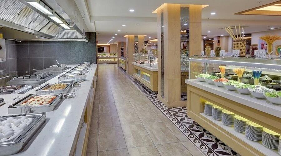 Ramada Hotel & Suites By Wyndham Kuşadası 4*