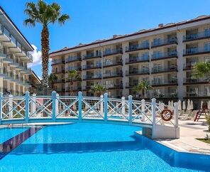 Ramada Hotel & Suites By Wyndham Kuşadası 4*