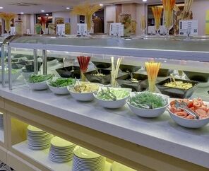 Ramada Hotel & Suites By Wyndham Kuşadası 4*
