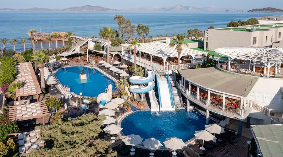 Golden Beach Resort & Spa  4*