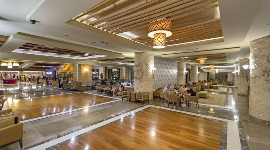 Royal Dragon Hotel 5*