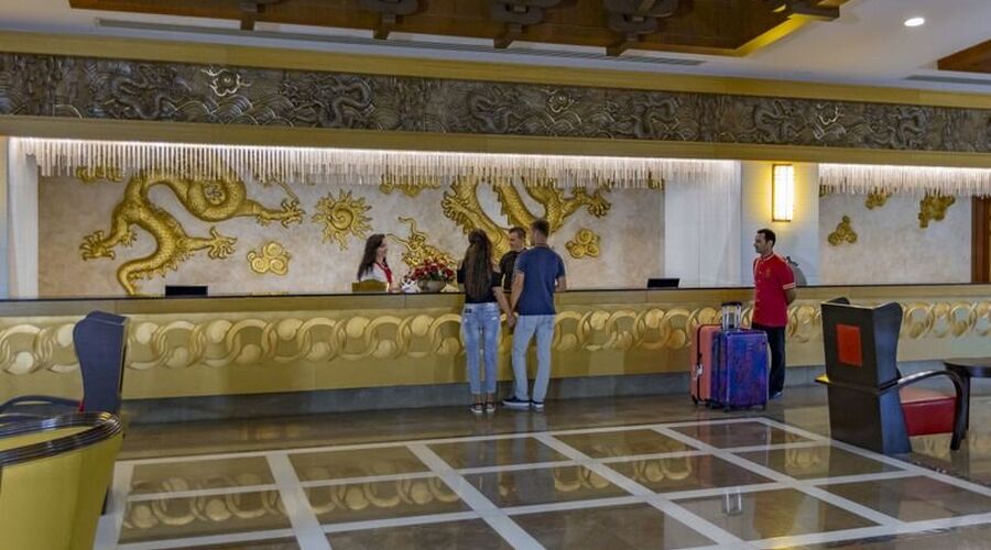 Royal Dragon Hotel 5*