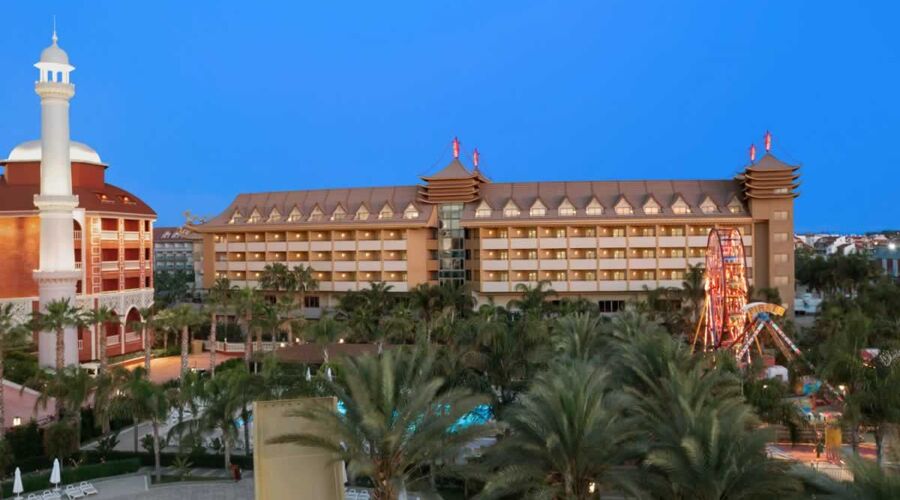 Royal Dragon Hotel 5*