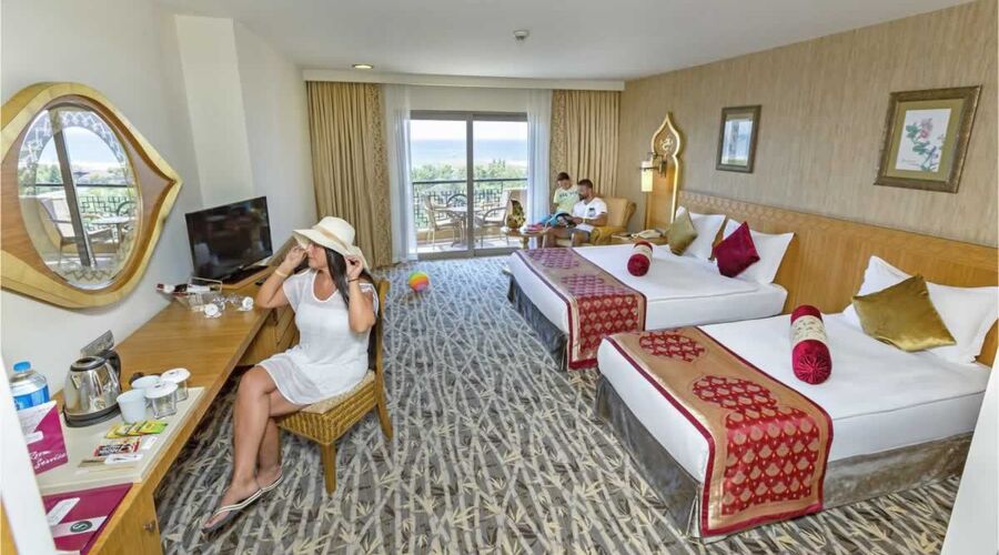 Royal Dragon Hotel 5*